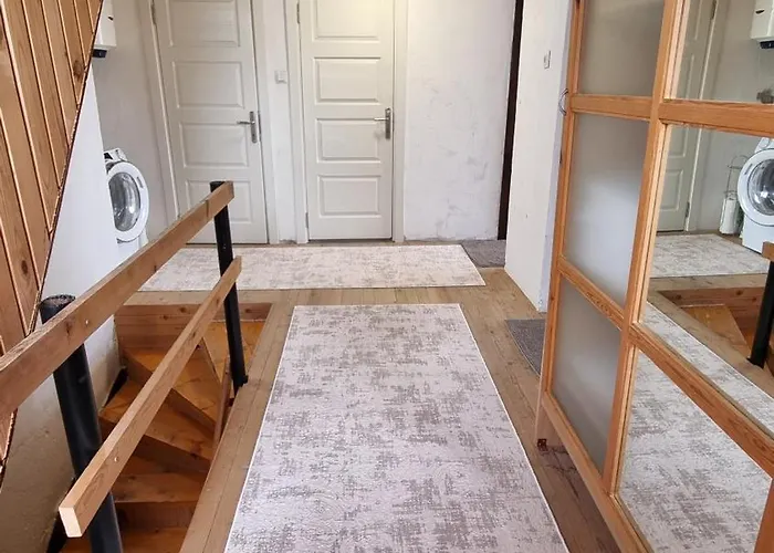 къща вира Holiday home