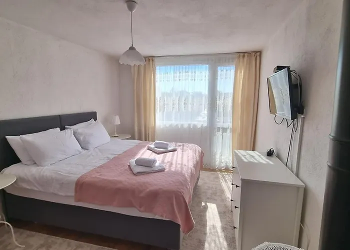 къща вира Holiday home Asikoria