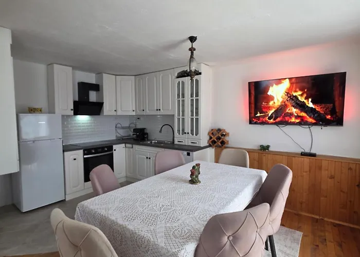 Holiday home къща вира *